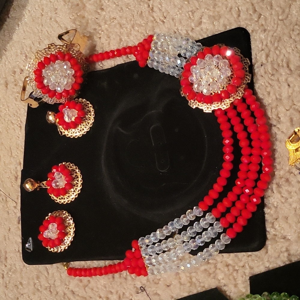 Necklaces - Picture 3 of 6